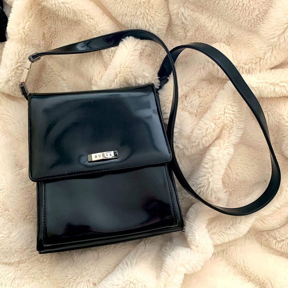 Guess black patent bag ❣️